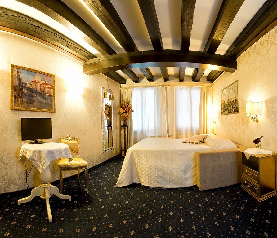 Ca' Della Loggia Bed and Breakfast Venetië Buitenkant foto
